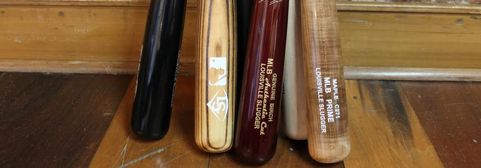 Análise do taco de madeira de corte autêntico Louisville Slugger